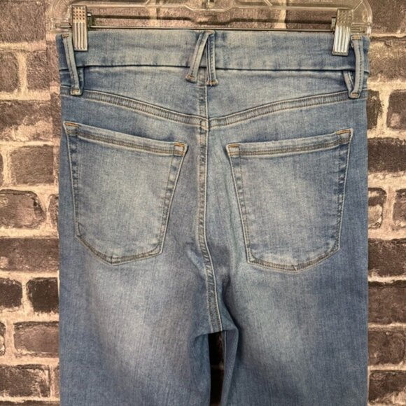 Good American ALWAYS FITS GOOD CLASSIC SLIM STRAIGHT JEANS 6-12 light wash - Picture 7 of 9